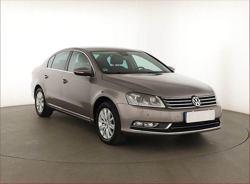 Volkswagen Passat (2011) Comfortline 1.4 TSI, Xenony - fotografie inzerátu