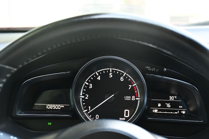 Mazda 3 2.0SKYACTIV-G HUD KAMERA 2xALU - fotka 21 z 34