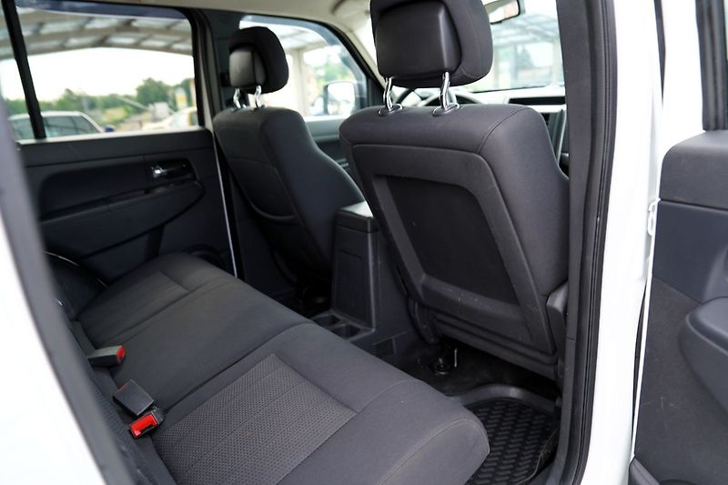Jeep Cherokee 2.8 CRD L/automat/tažné/klima/ - fotka 28 z 37
