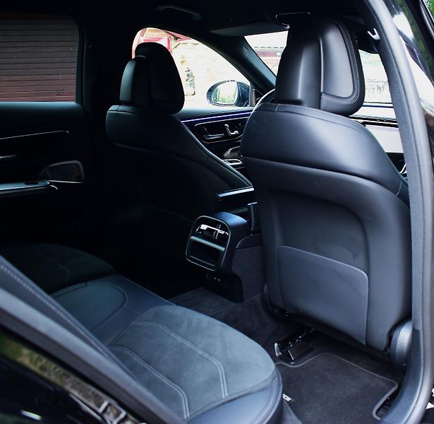 Mercedes-Benz Třídy E (2024) E220d, AMG paket, nízký nájezd - fotka 16 z 16
