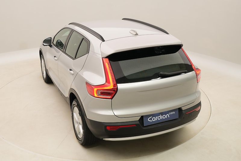 Volvo XC40 T2 ESSENTIAL  - fotka 17 z 37