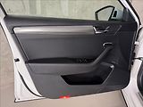 Škoda Superb 2,0 TDi  DSG 4x4 Scout Virtual - náhled 23