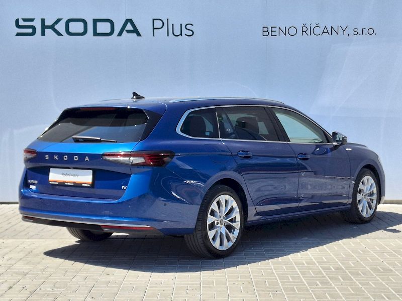 Škoda Superb (2025) Combi iV L&K DSG 1,5TSi 150kW - fotka 2 z 35