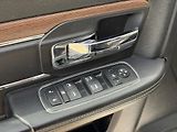 Dodge RAM (2016) 1500 Laramie V8 HEMI - náhled 33