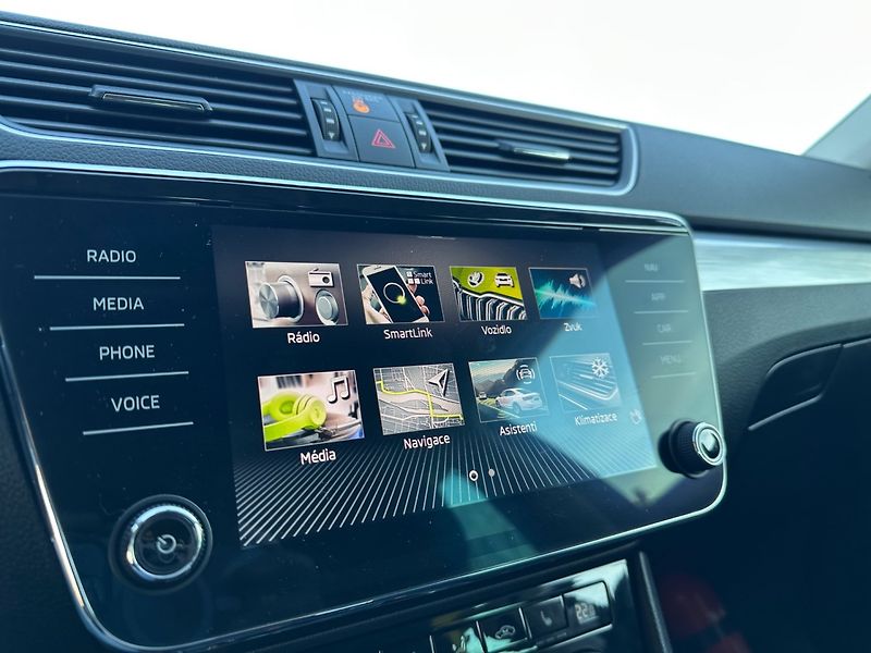 Škoda Superb (2024) 2.0TDi VIRTUAL,KAMERA,1.MAJ. - fotka 14 z 18