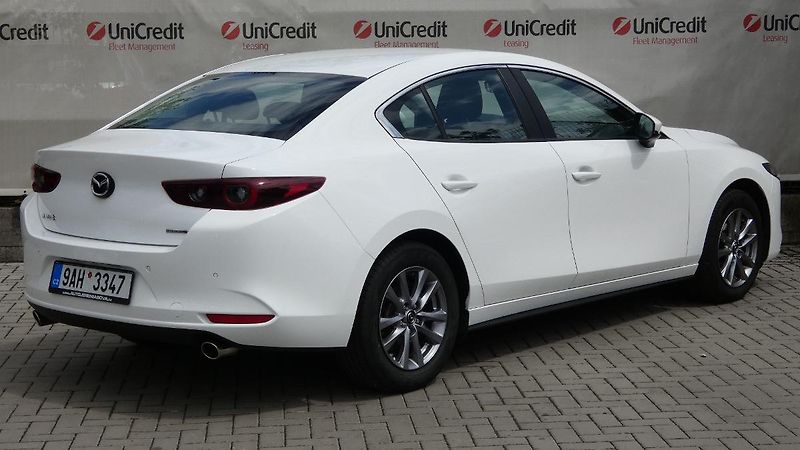 Mazda 3 2.0 Skyactive-G120 - fotka 3 z 22