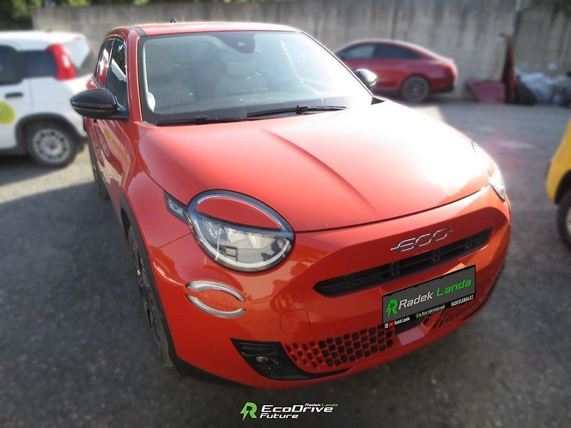 Fiat 600 (2024) kamera, vyhřívaná sedadla - fotka 2 z 11