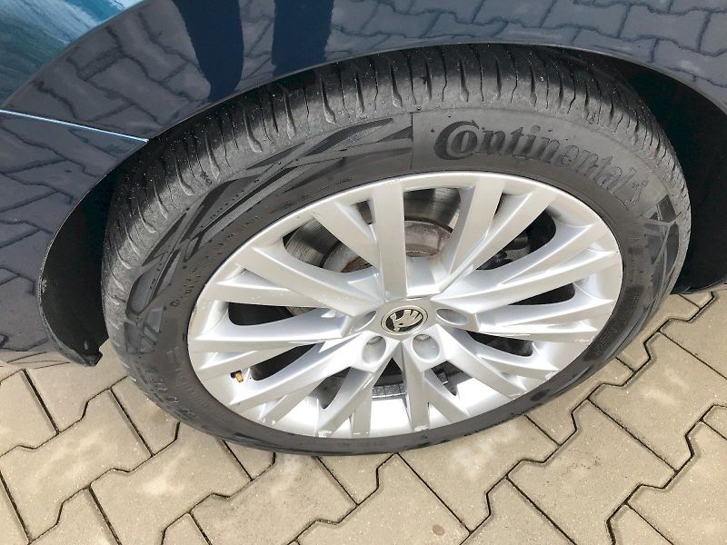 Škoda Superb (2023) COM GRT STY Plus TD 110/2.0 7D - fotka 15 z 25
