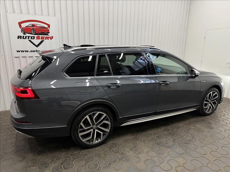 Volkswagen Golf ALLTRACK 147KW 4M PANO IQ.LED - fotka 9 z 47