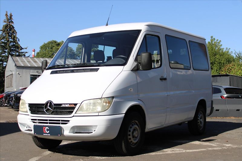 Mercedes-Benz Sprinter 208 CDi 9Míst/Tažné - fotka 3 z 17