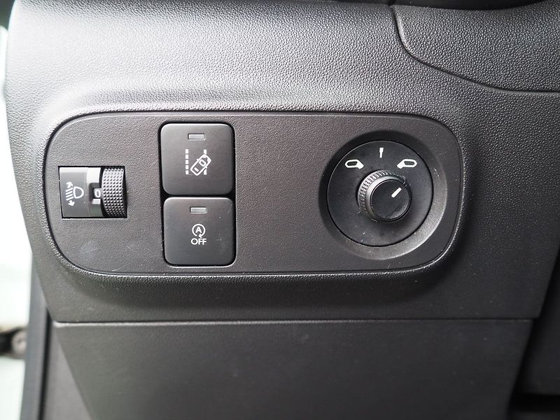 Citroën C3 (2019) 1.2 PureTech, Tažné - fotka 20 z 36