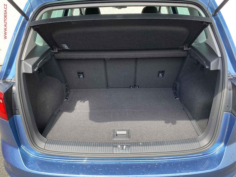Volkswagen Golf Sportsvan (2015) 1.2 TSi, Lounge, navi - fotka 7 z 17