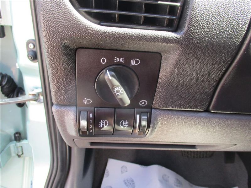 Opel Corsa 1,2 i, automat, klima, servis, - fotka 18 z 27