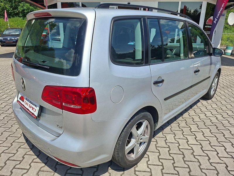 Volkswagen Touran (2011) 1.4TSI 103kW 6MAN - fotka 8 z 38