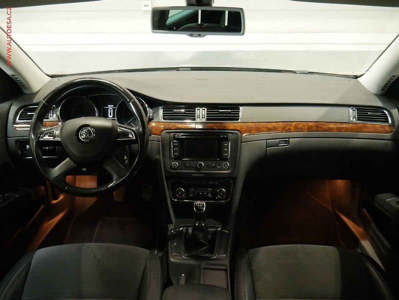 Škoda Superb (2014) 2.0TDi, 1.maj, Navi, xenon - fotka 8 z 19