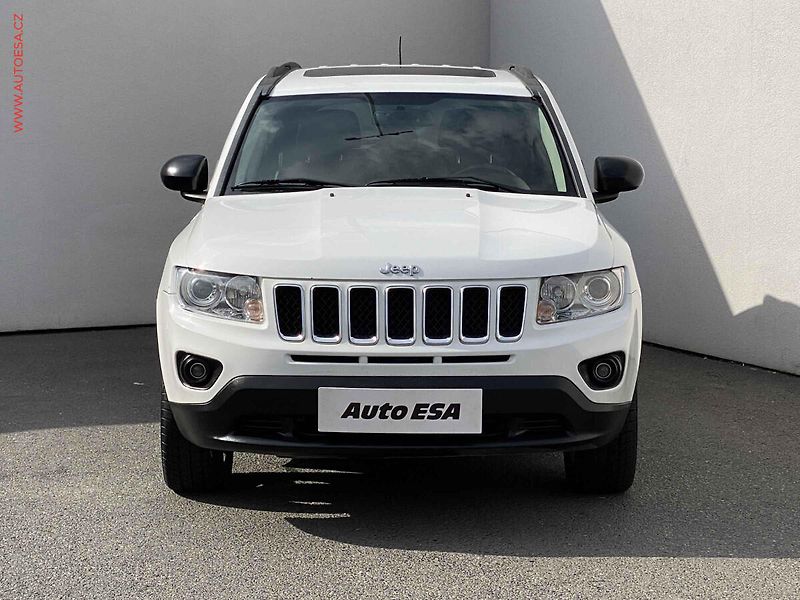 Jeep Compass (2012) 2.2 CRDi 4x4, AC, TZ, navi - fotka 2 z 16