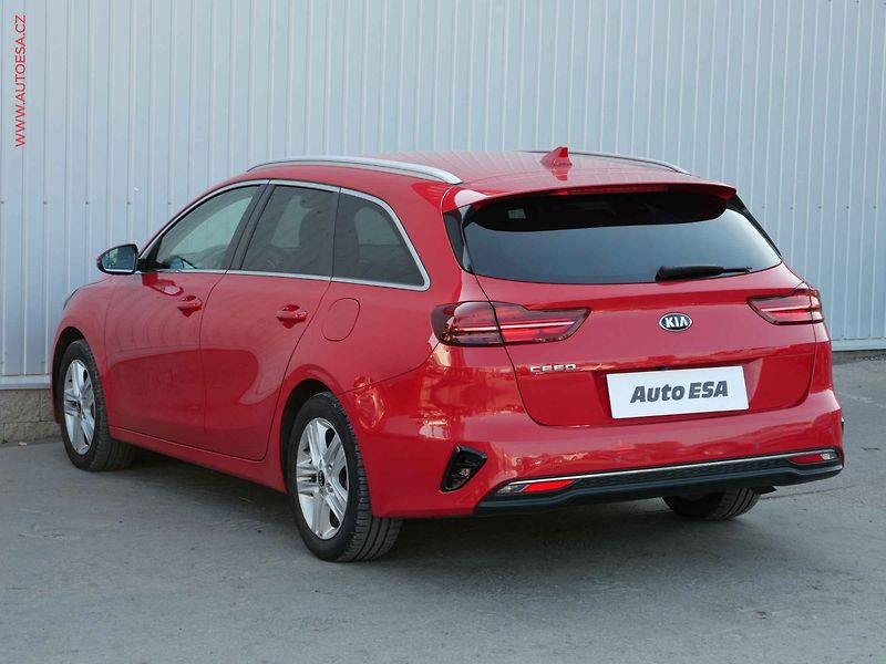 Kia Ceed (2020) 1.4 T-GDi, 2.maj,ČR, LED - fotka 6 z 23