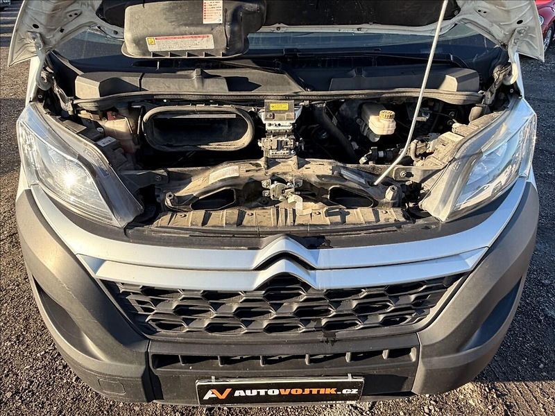 Citroën Jumper 2,2 HDI 121kW 6MÍST DPH - fotka 28 z 29