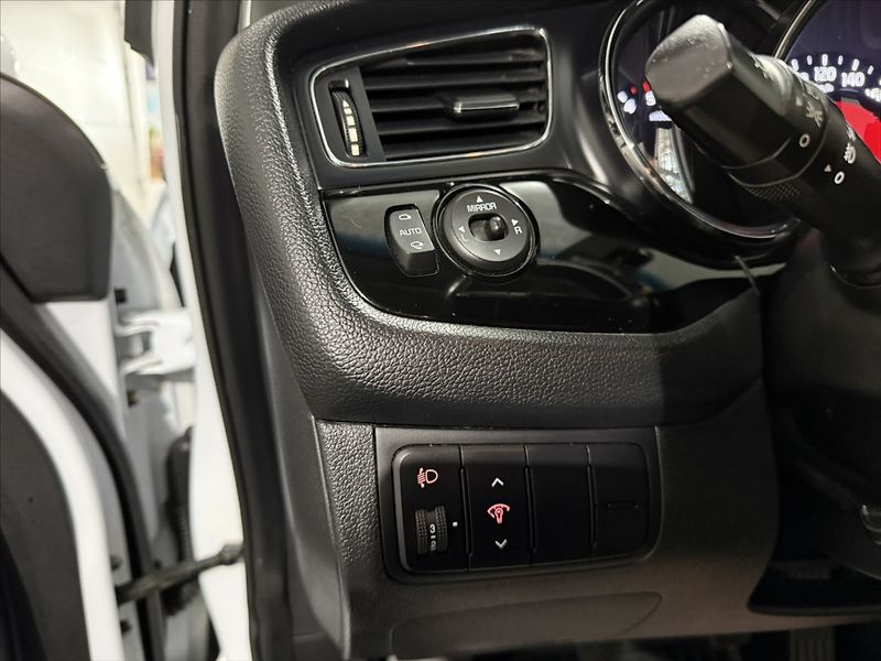 Kia Ceed 1,6   CRDI 94KW NAVI KAMERA ČR - fotka 14 z 44