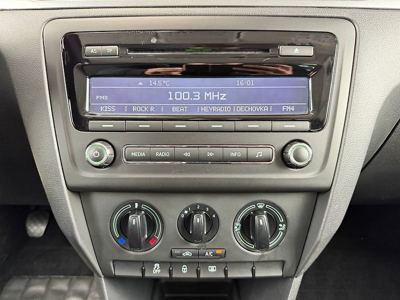 Škoda Rapid 1.2 TSI SPACEBACK AMBITION FRE - fotka 11 z 15