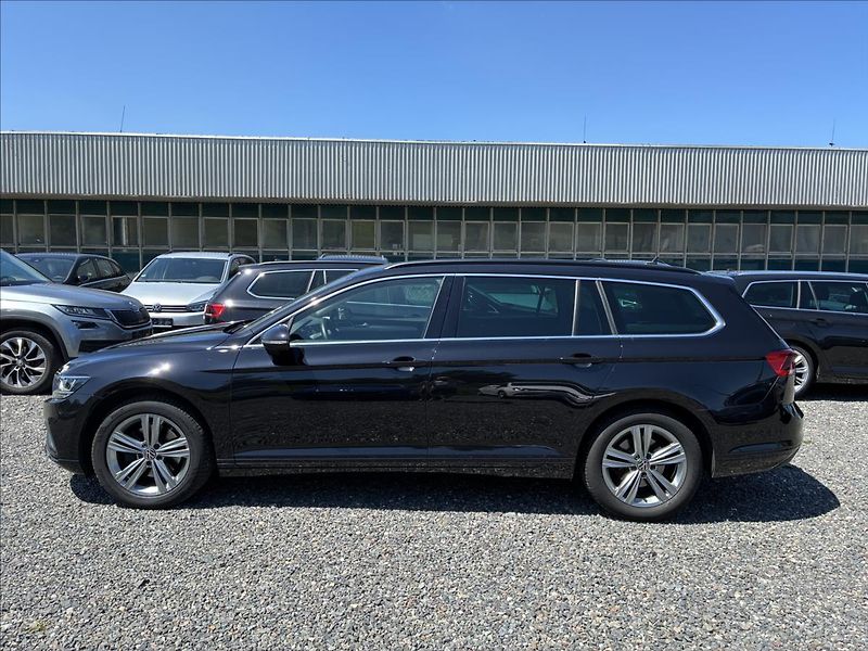 Volkswagen Passat 2,0 KAMERA 360,KEYLESS,VIRTUAL - fotografie inzerátu