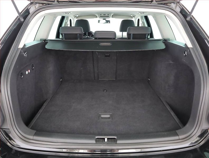 Volkswagen Golf (2012) Comfortline 1.6 TDI - fotka 12 z 13