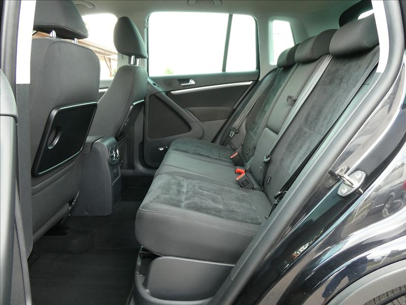 Volkswagen Tiguan 2,0 TDi 130kW Sport 4x4,TZ,nav - fotka 17 z 50