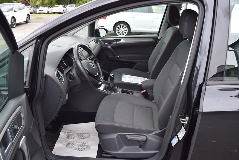 Volkswagen Golf Sportsvan (2016) 1.4TSI 92kw CLBMT TAŽNÉ NAVI  - fotka 19 z 50