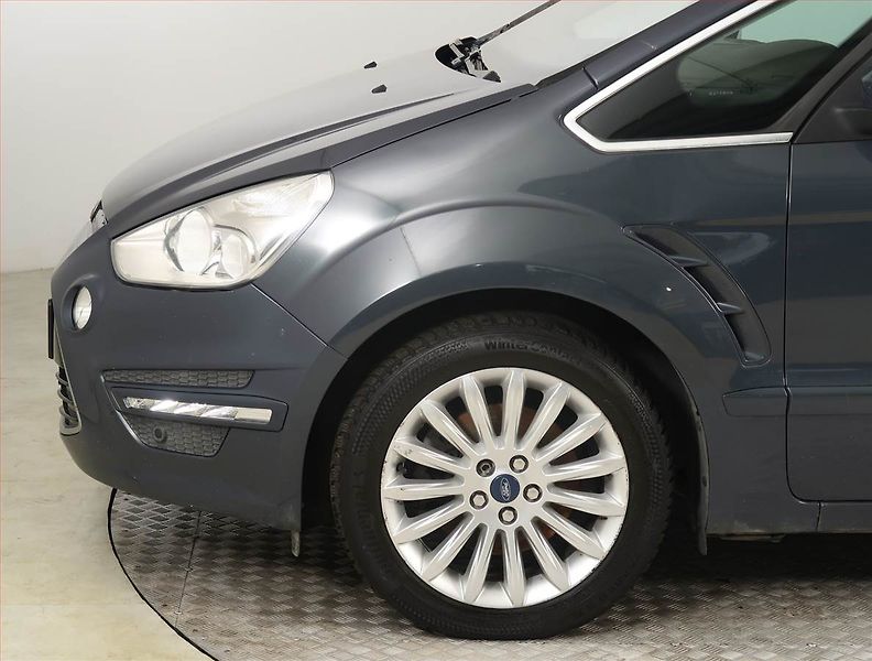 Ford S-MAX (2012) 2.0 TDCi, 7 míst, Navi - fotka 15 z 21