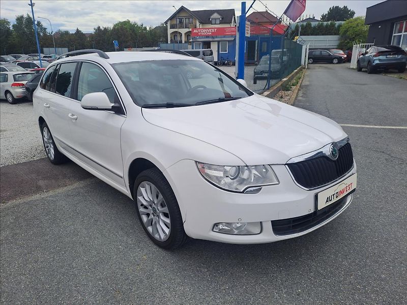 Škoda Superb 2,0 TDI DSG KOUPENO CZ - fotka 2 z 16