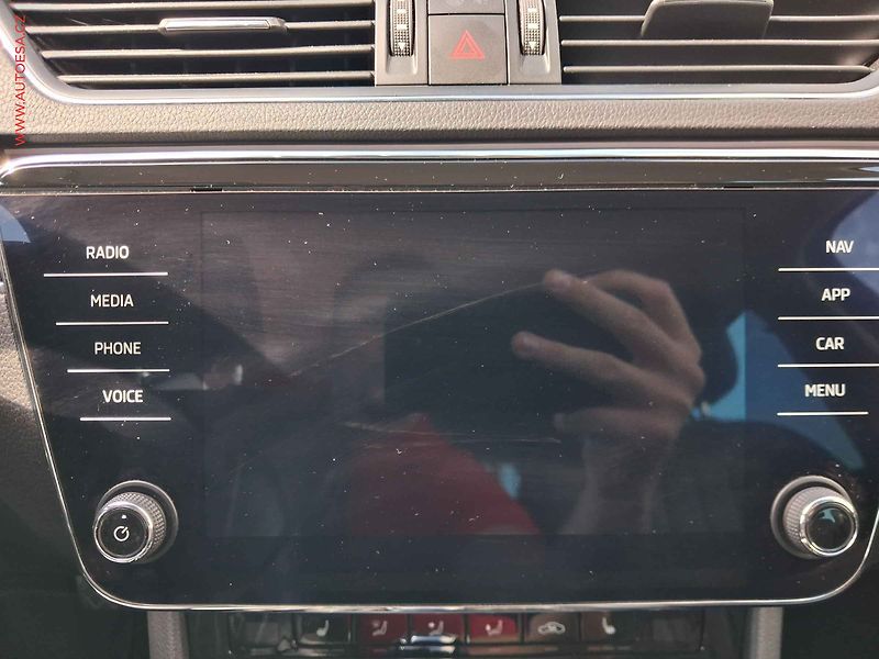 Škoda Superb (2019) 2.0 TDi 4x4, Style, DSG, LED - fotka 15 z 24