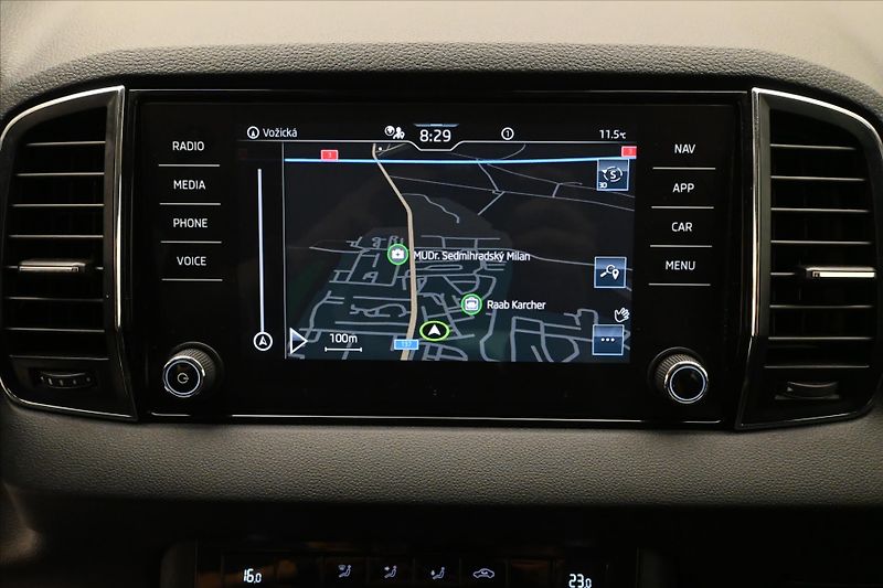 Škoda Karoq 2,0 TDI 85 kW DSG TAŽNÉ Záruka - fotka 20 z 32