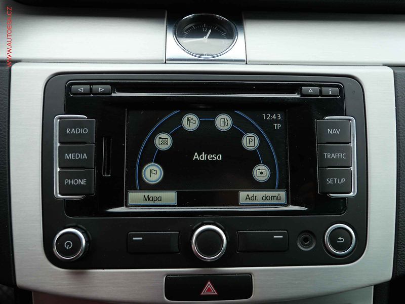 Volkswagen Passat (2013) 2.0 TSi, Highline, DSG, bixen - fotka 23 z 27