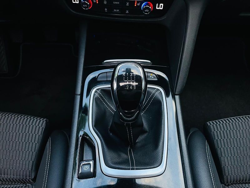 Opel Insignia 2.0CDTi KAMERA SERVISKA TAŽNÉ - fotka 42 z 55