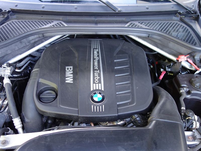 BMW X5 (2014) 4.0D*XD*M-PAKET*WEBASTO*1M*CZ! - fotka 49 z 50