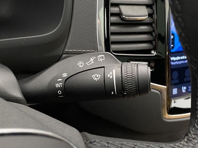 Volvo XC90 T8 AWD RECHARGE REZERVACE - fotka 23 z 74