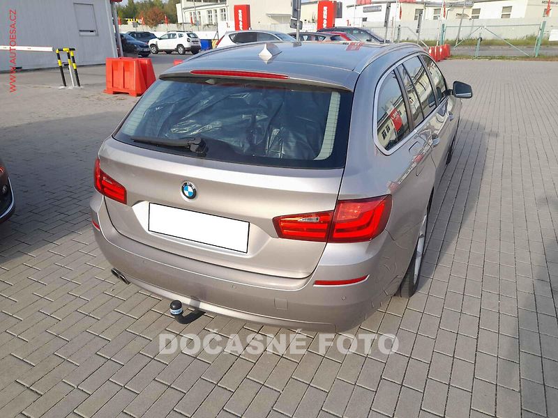 BMW Řada 5 (2013) 2.0, AT - fotka 2 z 3