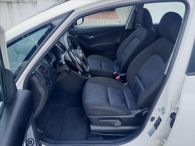 Hyundai ix20 1,4i16V 66 kW - fotka 16 z 48