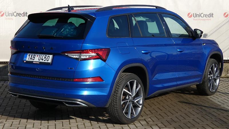 Škoda Kodiaq 2,0 TDI DSG 4x4 Sportline - fotka 3 z 25