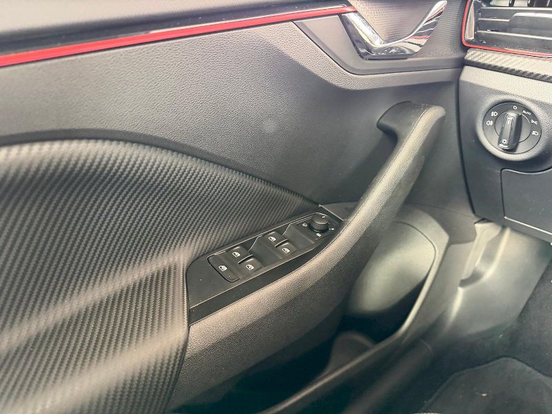 Škoda Kamiq (2026) Monte Carlo 1.0 TSI / 85 kW M6 - fotka 7 z 27