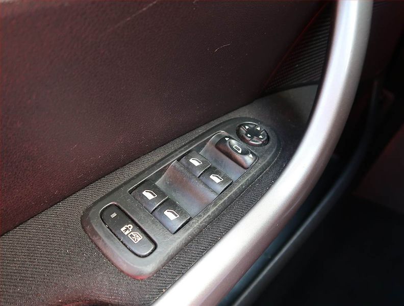 Peugeot 308 (2008) 1.6 HDi, po STK, v provozu - fotka 15 z 17