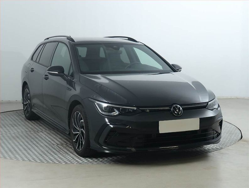 Volkswagen Golf (2023) R-Line 1.5 TSI - fotografie inzerátu