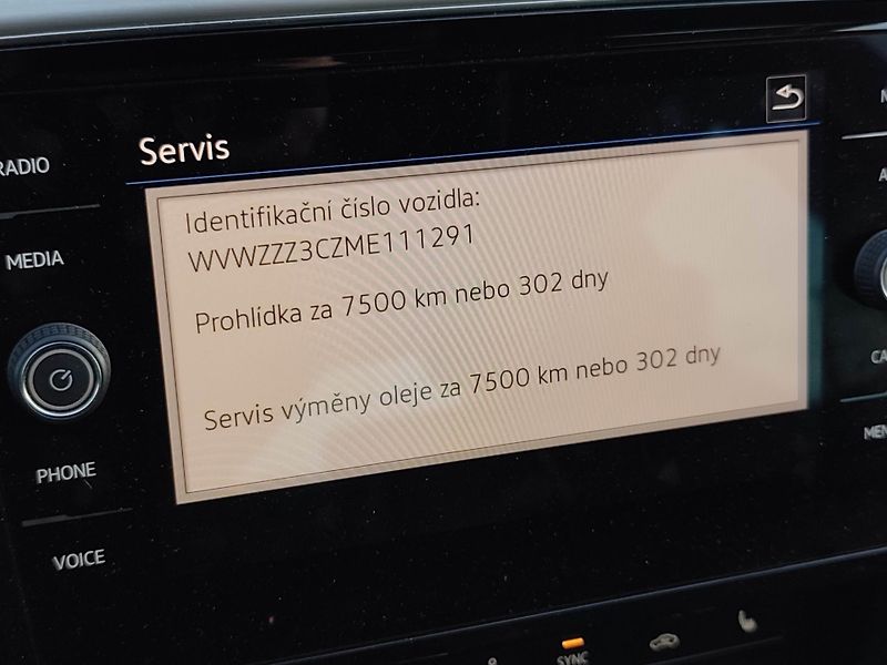 Volkswagen Passat (2021) 1.5tsi 110kw DSG, ČR, 1.maj. - fotka 21 z 24