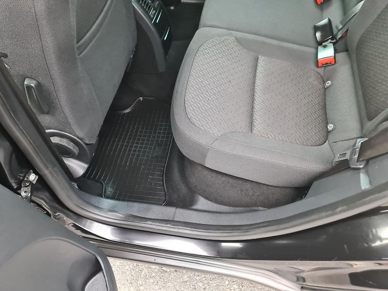 Škoda Yeti (2015) 2.0 TDi 103-KW 4x4 ADV OLOMOUC - fotka 31 z 76
