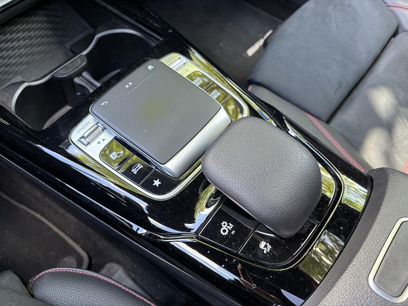 Mercedes-Benz Třídy A A 35 AMG 4Matic - fotka 30 z 31