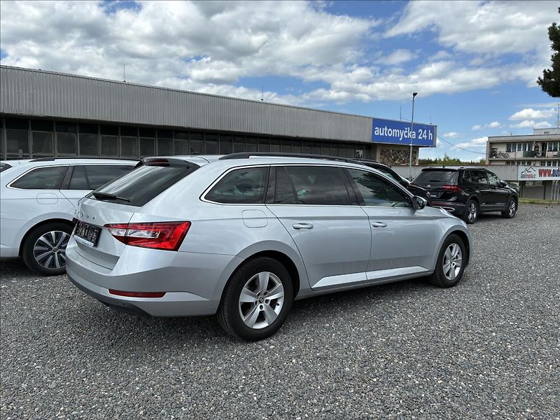 Škoda Superb 2,0 PANORAMA,TAŽNÉ,EL.KUFR - fotka 6 z 28