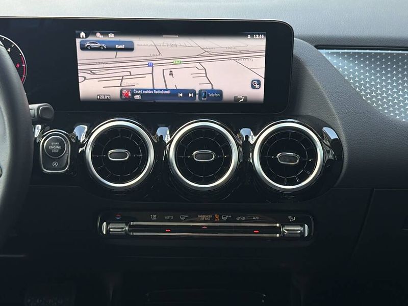 Mercedes-Benz GLA (2025) 200 d 4M - fotka 14 z 27