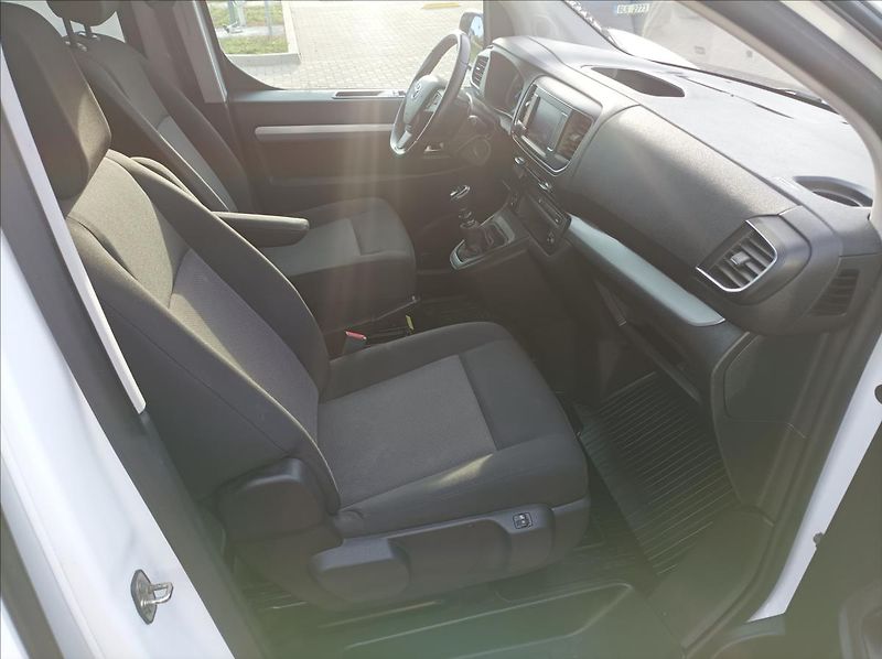 Toyota ProAce Verso 2,0 Shuttle Business 8S L2 - fotka 10 z 20