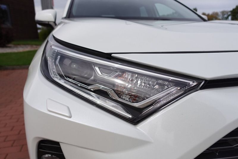 Toyota RAV4 2,5 HEV Executive Skyview  4x4 - fotka 36 z 36