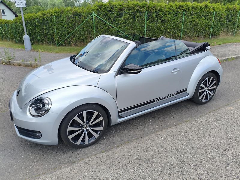 Volkswagen Beetle (2013) 1,2 TSI Cabrio Sport - fotka 24 z 35